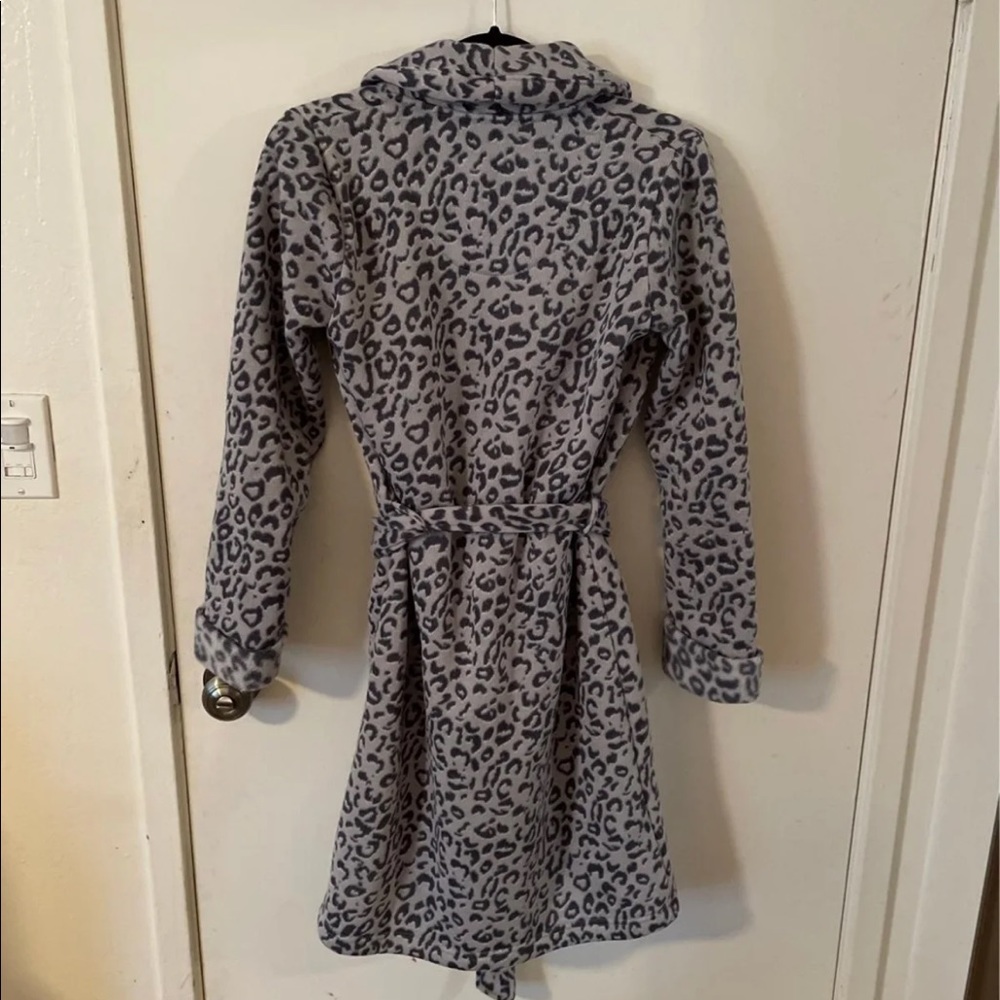NWT Victorias Secret Grey Leopard Robe - Picture 7 of 9
